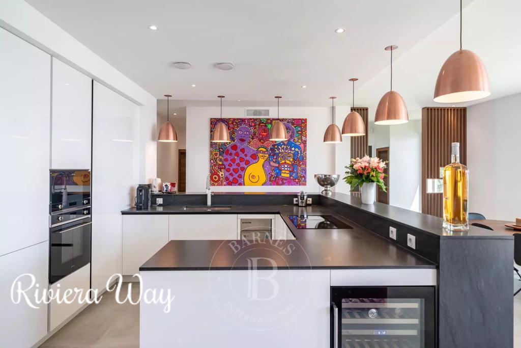 6 room villa in Cannes, photo #7, listing #102935154