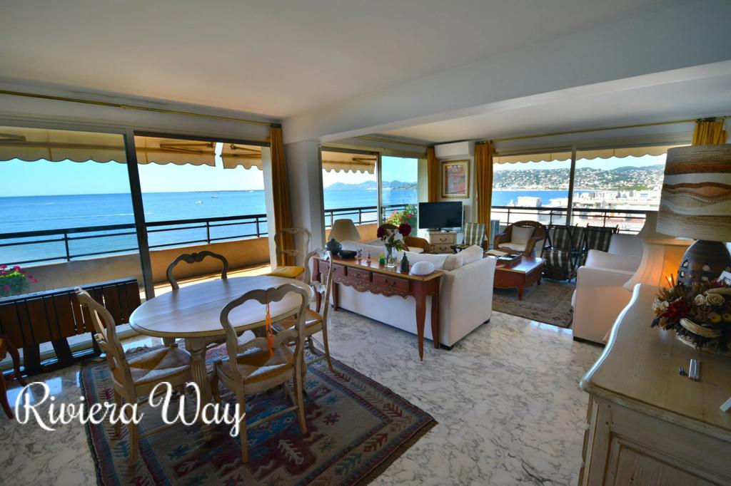 3 room apartment in Juan-les-Pins, photo #3, listing #104021106