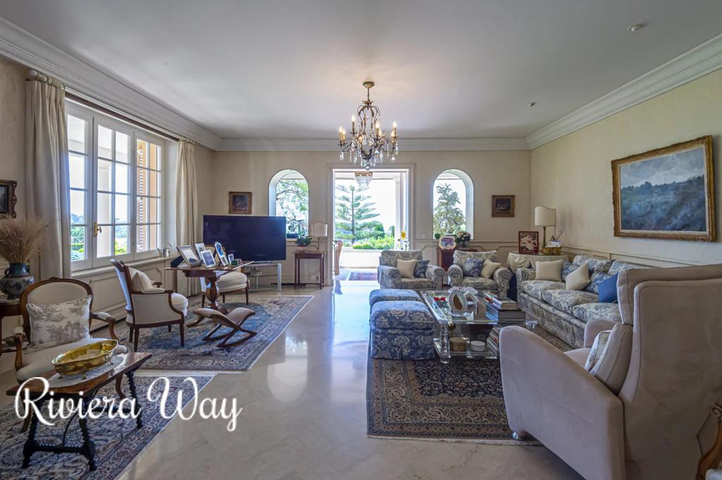 5 room villa in Cap d'Antibes, photo #10, listing #98994210