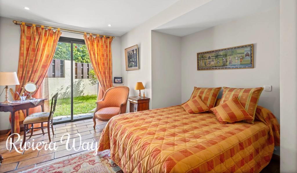 6 room villa in Mougins, photo #6, listing #105739578