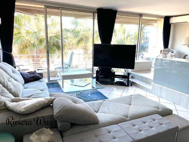 2 room apartment in Juan-les-Pins, photo #5, listing #99147384