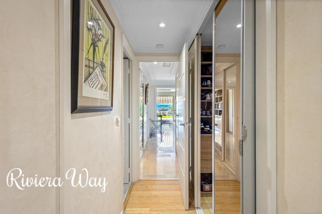 4 room apartment in Le Cannet, photo #2, listing #104254878