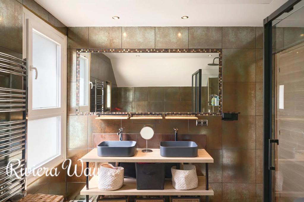 7 room villa in Le Cannet, photo #1, listing #103257000