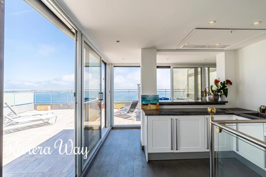 6 room penthouse in Cannes, photo #4, listing #78841980