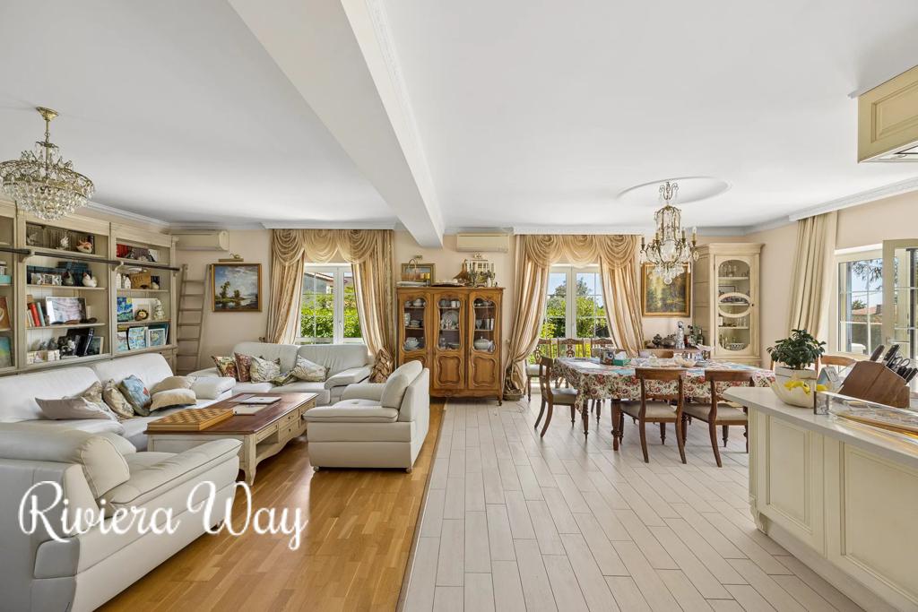 10 room villa in Saint-Paul-de-Vence, photo #5, listing #106354752