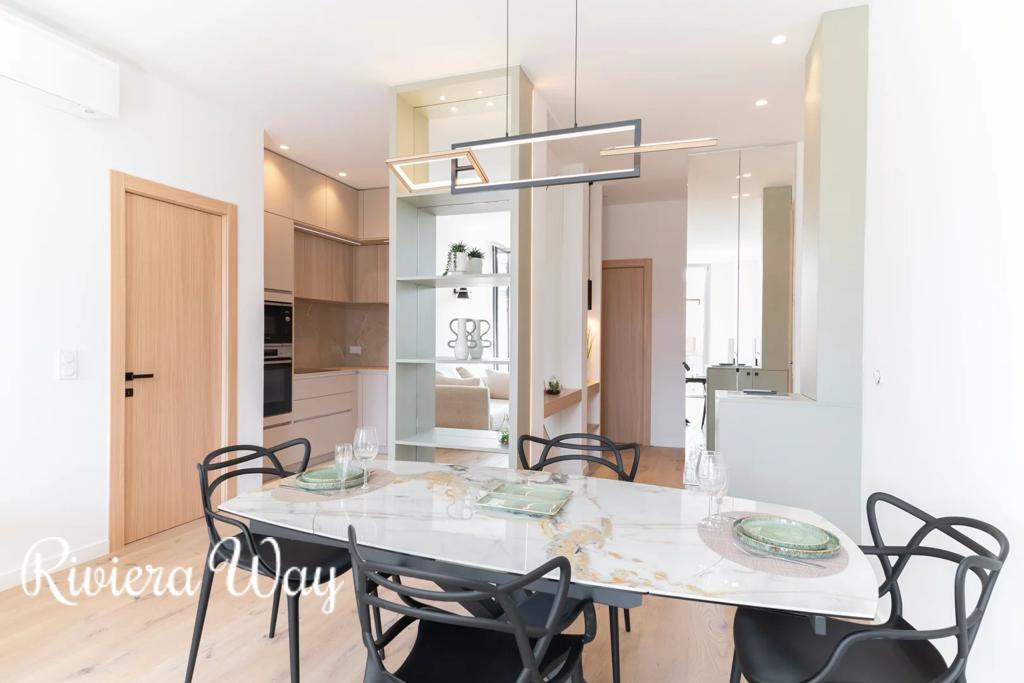 4 room apartment in Cannes, photo #3, listing #105773766