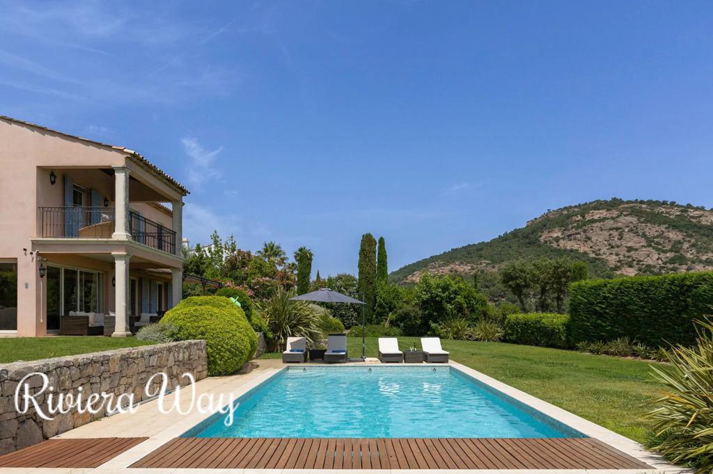 6 room villa in Grimaud, photo #4, listing #97359738