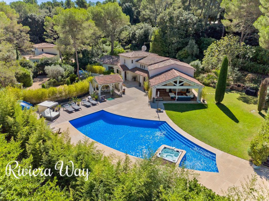 Villa in Mougins, photo #3, listing #100440144