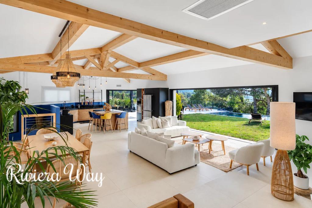 7 room villa in La Croix-Valmer, photo #4, listing #103324410