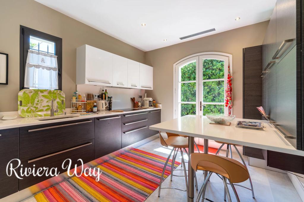 6 room villa in Mougins, photo #7, listing #106328880