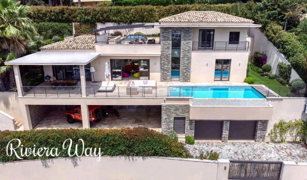 6 room villa in Sainte-Maxime, photo #8, listing #95189808
