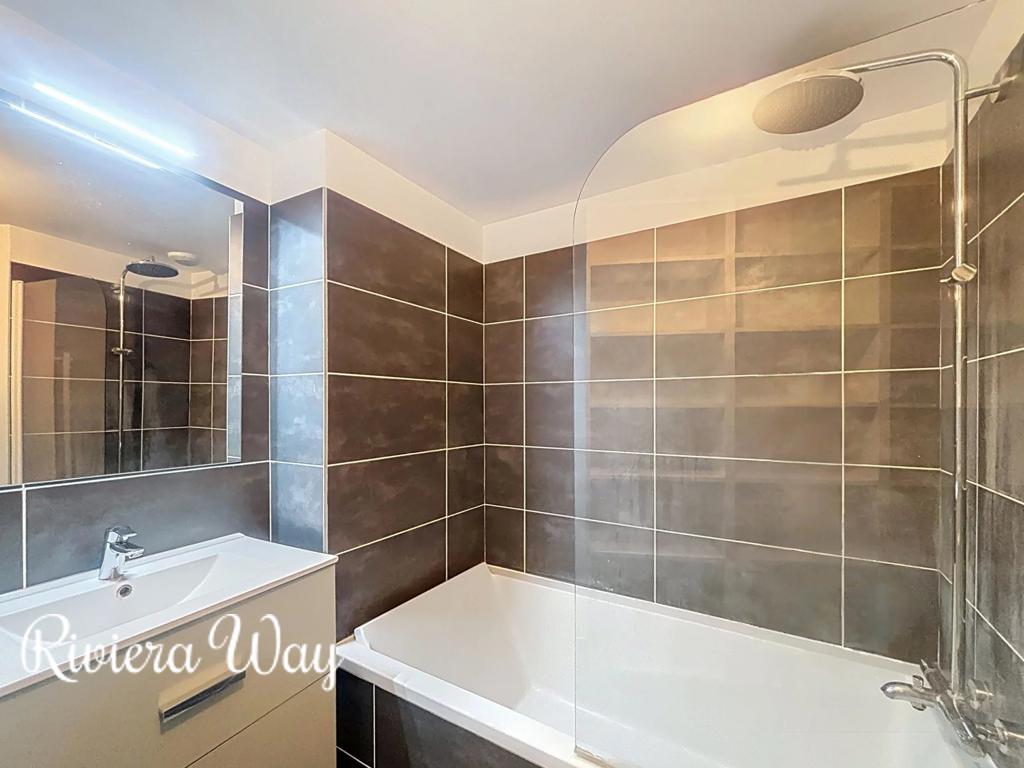 3 room apartment in Antibes, photo #9, listing #105463134