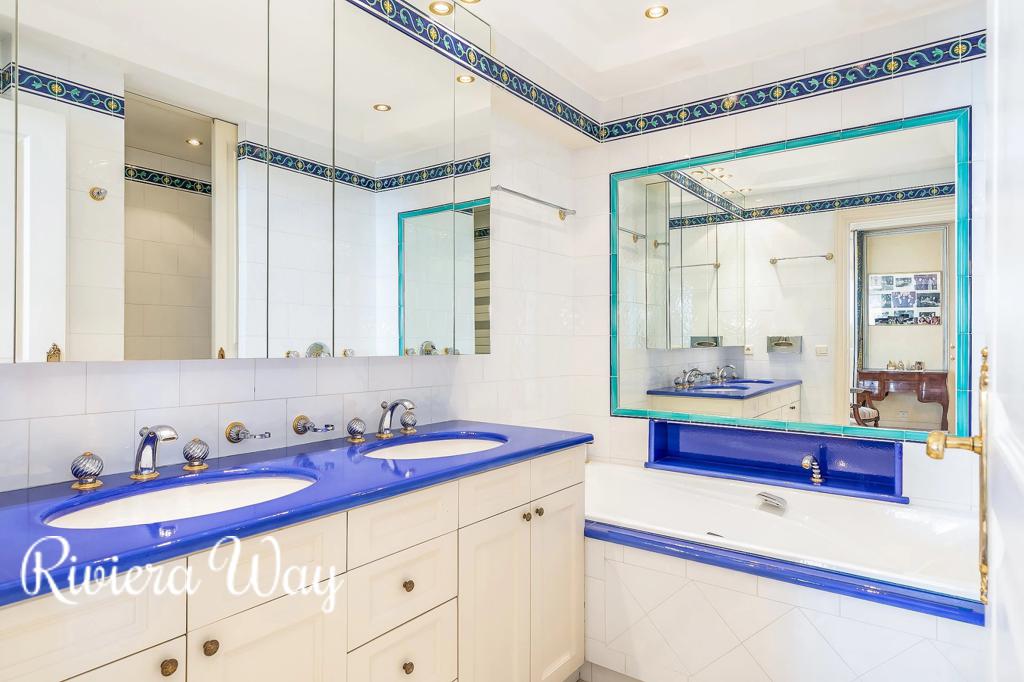 4 room penthouse in Boulevard de la Croisette, photo #3, listing #78786792