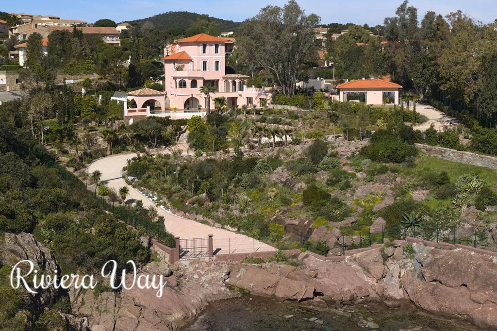 12 room villa in Agay, photo #3, listing #106503390