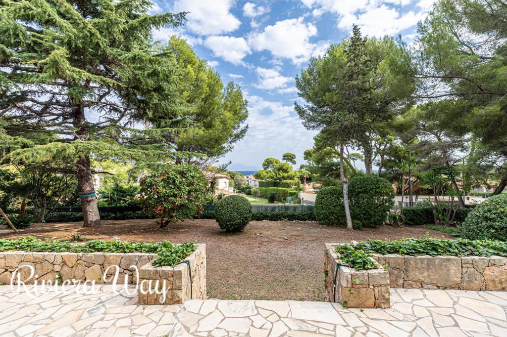 7 room villa in Cap d'Antibes, photo #8, listing #91047894