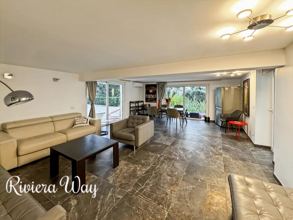 7 room villa in Cannes, photo #7, listing #101764992