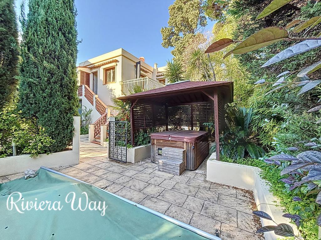 4 room villa in Cap d'Antibes, photo #3, listing #106390410