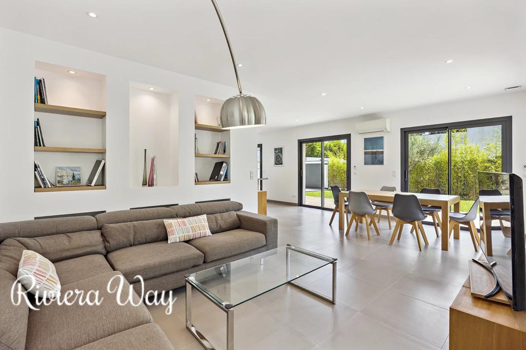 6 room villa in Le Rouret, photo #8, listing #103498080