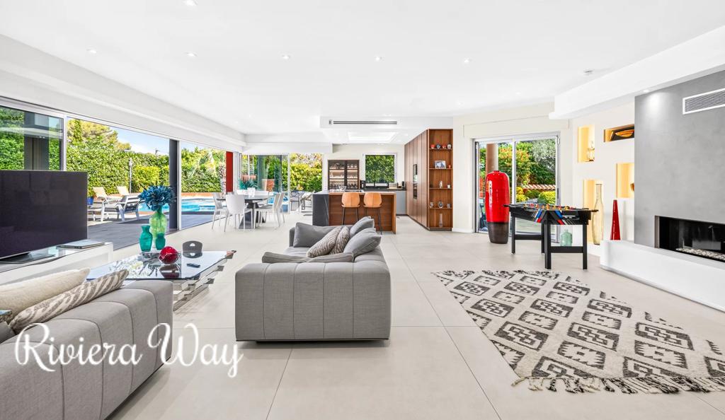 5 room villa in Mougins, photo #4, listing #107100168