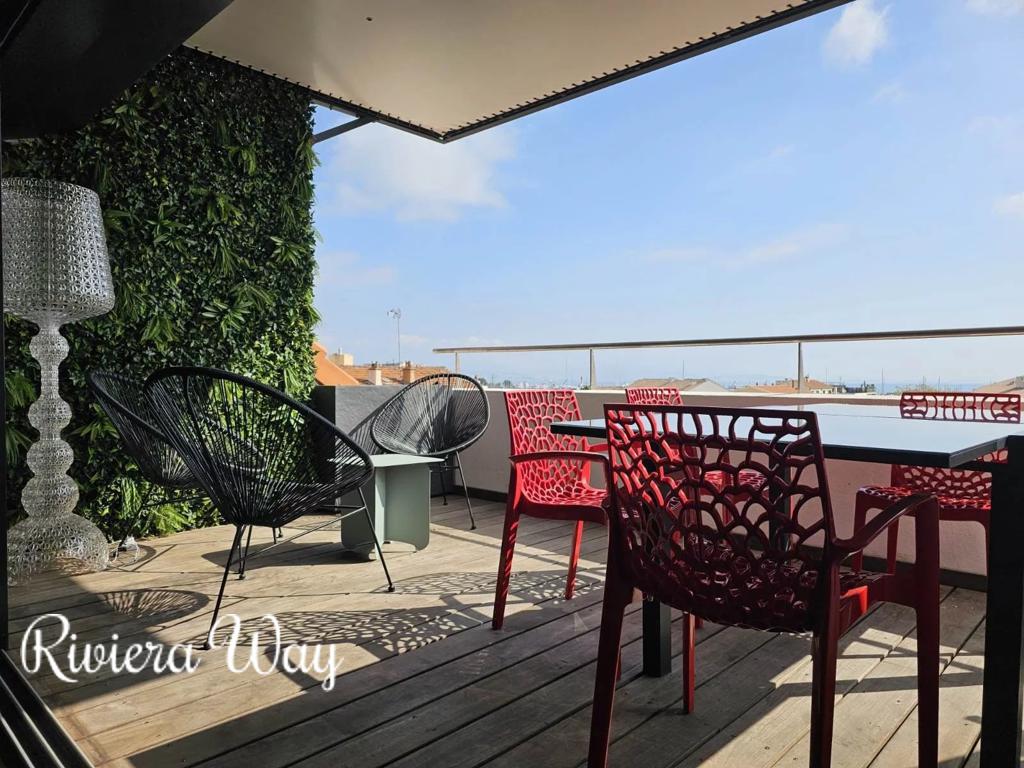 5 room apartment in Antibes, photo #6, listing #106990506
