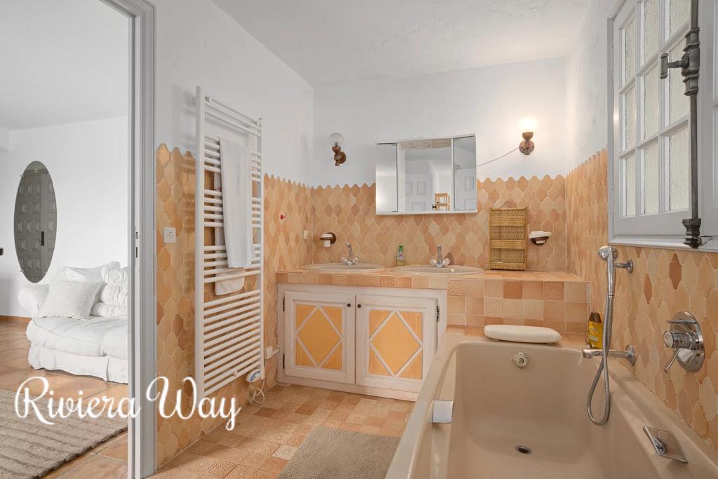 Villa in Saint-Paul-de-Vence, photo #7, listing #83181840