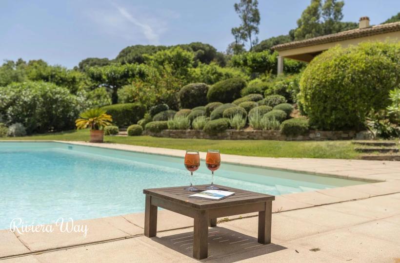 Villa in La Croix-Valmer, 283 m², photo #2, listing #104698608