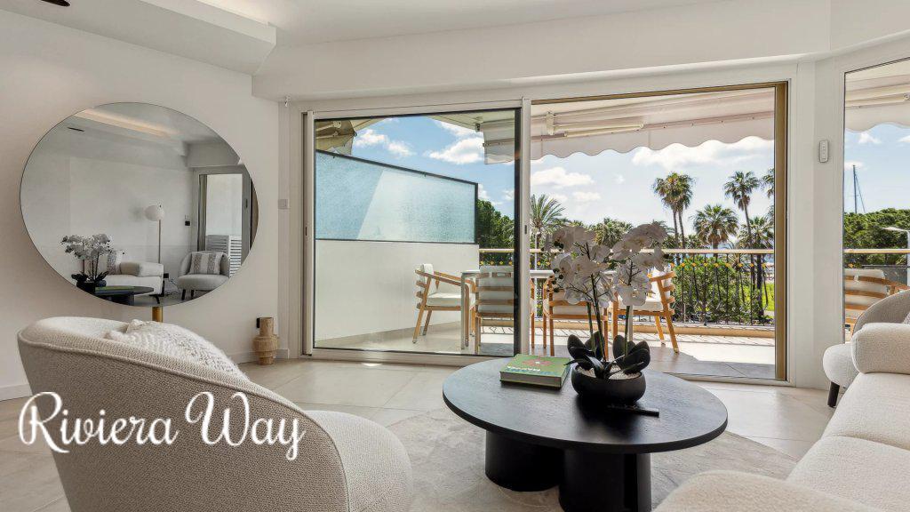 4 room apartment in Cannes, 95 m², photo #2, listing #103219200