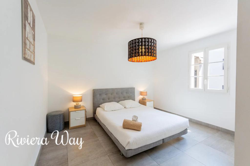 3 room apartment in Saint-Tropez, photo #6, listing #106240260