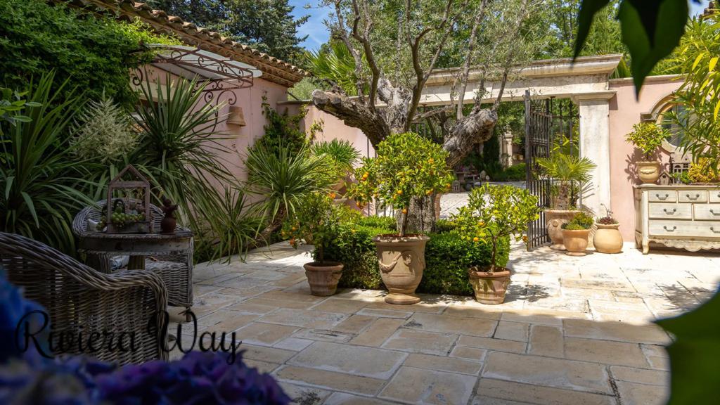 6 room villa in Draguignan, photo #8, listing #106225560