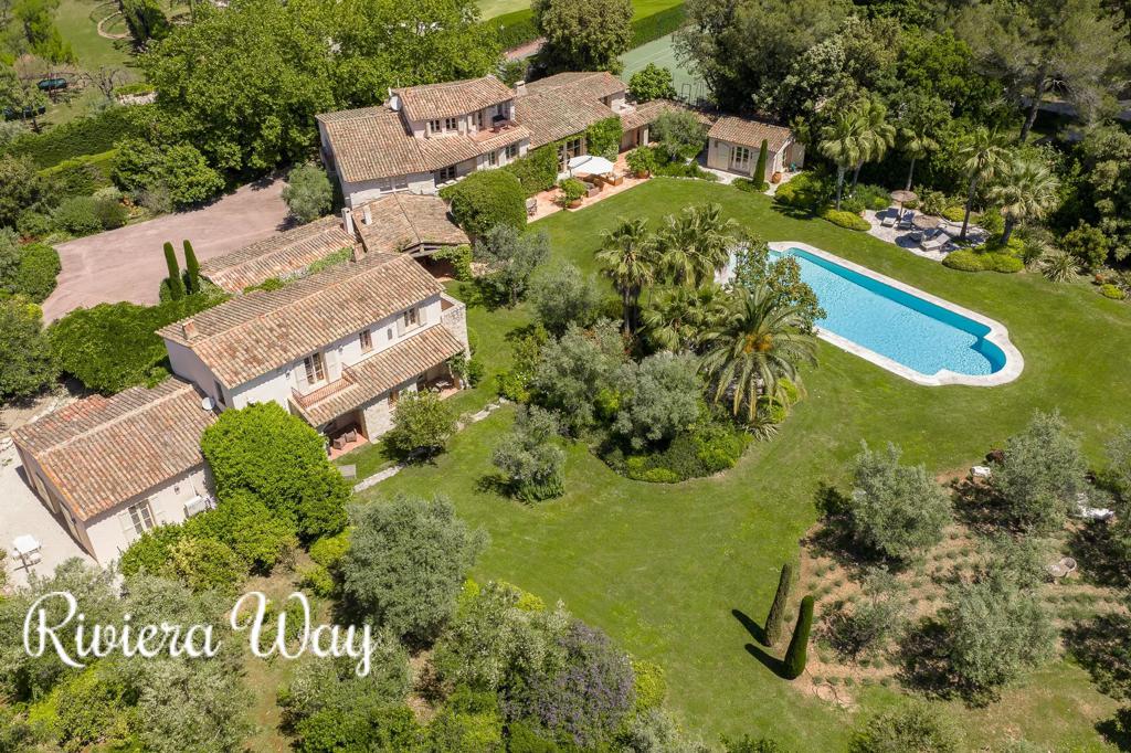 Villa in Saint-Paul-de-Vence, photo #3, listing #103271700