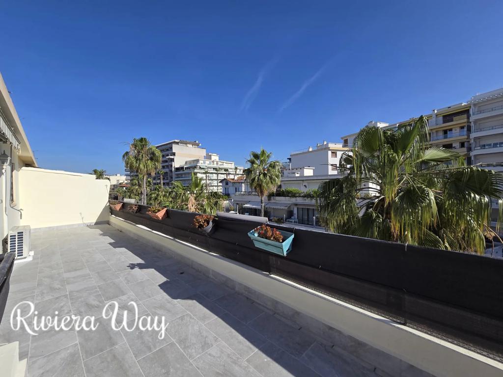1 room apartment in Juan-les-Pins, photo #4, listing #102952836