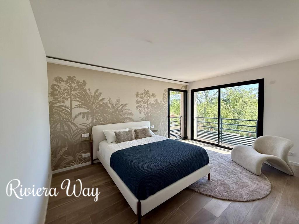 6 room villa in Fayence, photo #4, listing #100230144