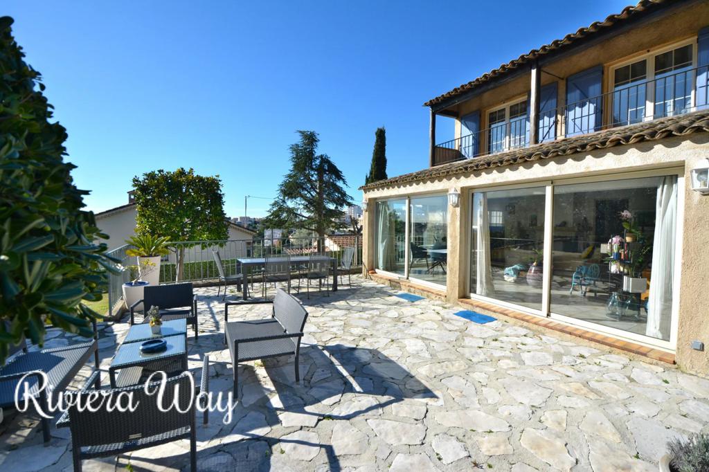 10 room villa in Antibes, 55 m², photo #3, listing #99156834
