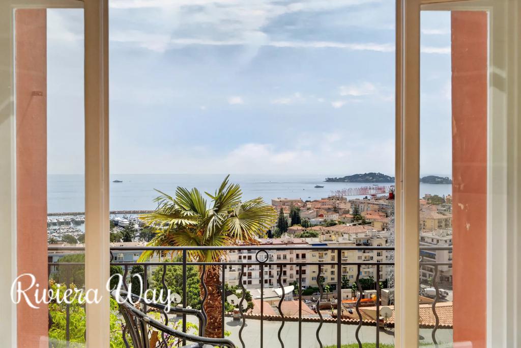 4 room apartment in Beaulieu-sur-Mer, photo #3, listing #106523718