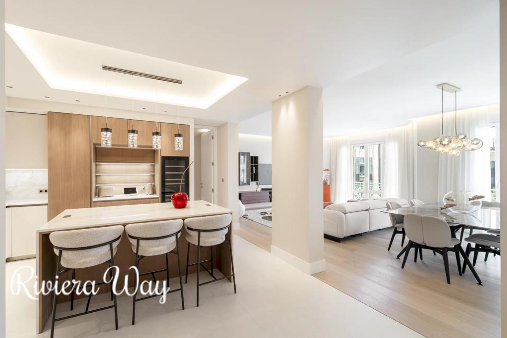 5 room apartment in Cannes, photo #5, listing #103420590