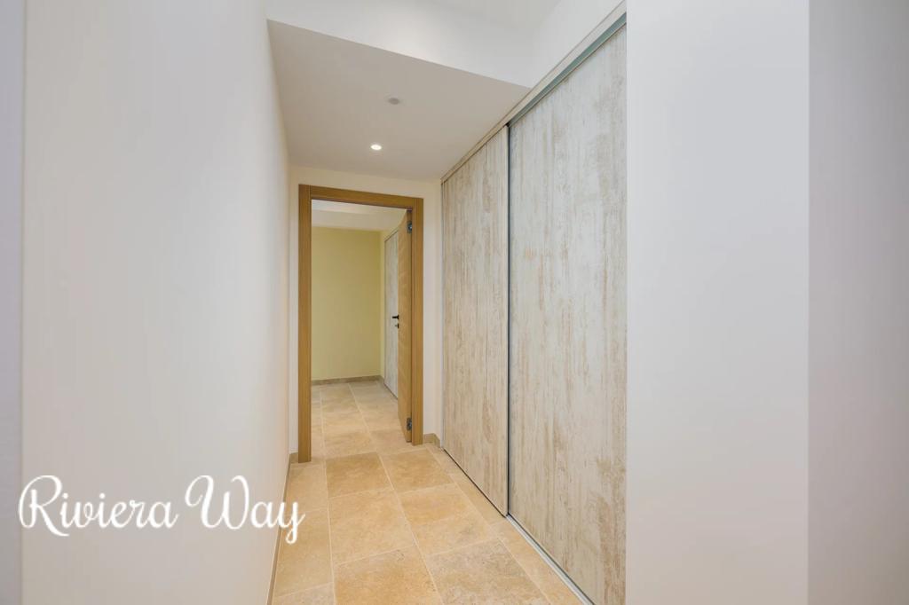 5 room apartment in Antibes, photo #9, listing #104262942