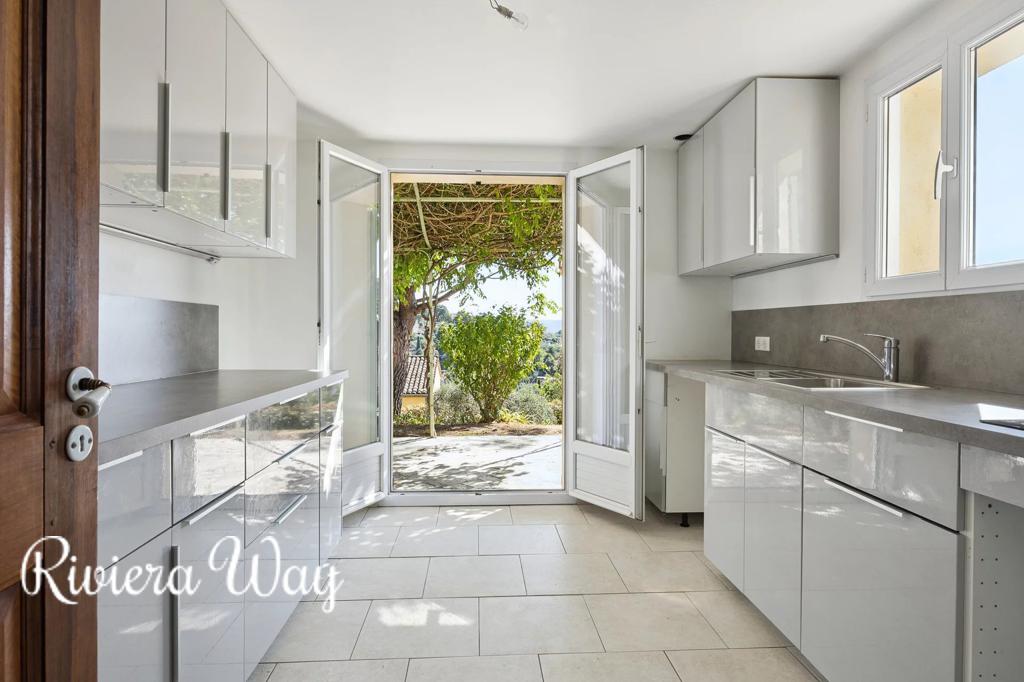 7 room villa in Grasse, photo #5, listing #104355510