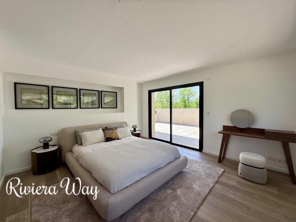 6 room villa in Fayence, photo #1, listing #100230144
