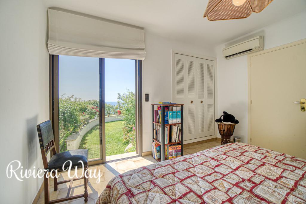 7 room villa in Vallauris, photo #2, listing #87227658