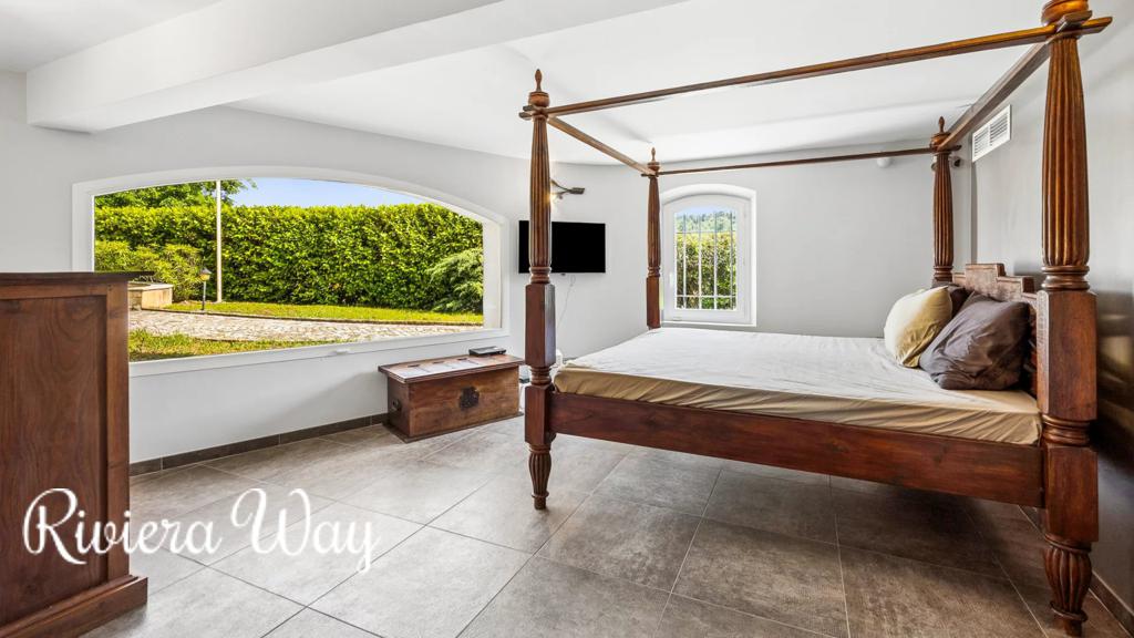 8 room villa in Le Rouret, photo #8, listing #106276296