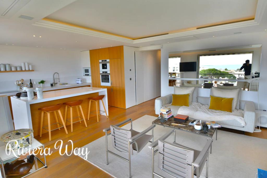 3 room apartment in Golf Juan, photo #3, listing #73074708