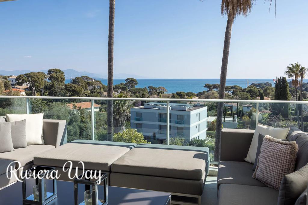 4 room apartment in Antibes, photo #9, listing #106015896