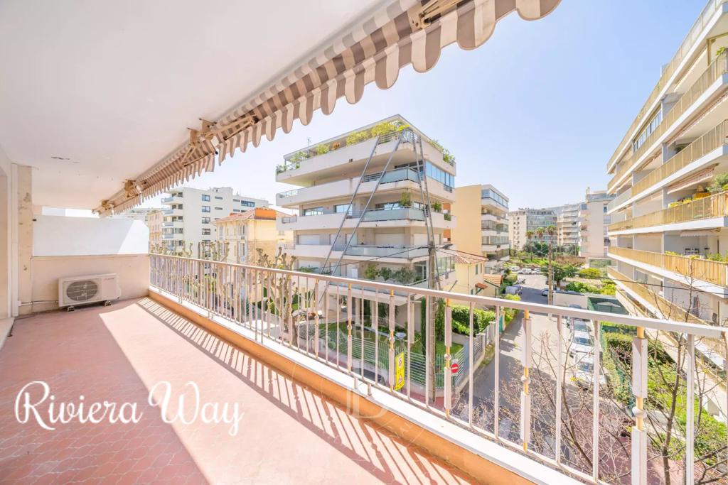 3 room apartment in Cannes, photo #5, listing #100673370