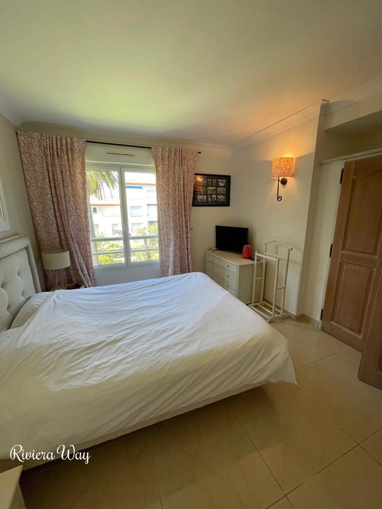 4 room apartment in Juan-les-Pins, photo #4, listing #92248884