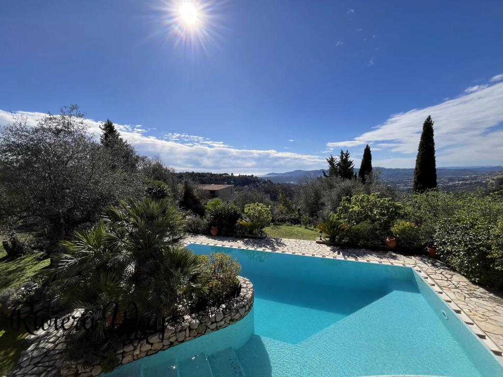 8 room villa in Chateauneuf-Grasse, photo #4, listing #99436680