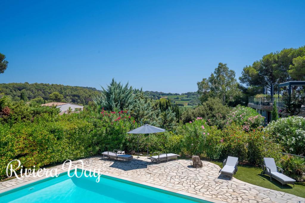 7 room villa in La Croix-Valmer, photo #1, listing #106371258