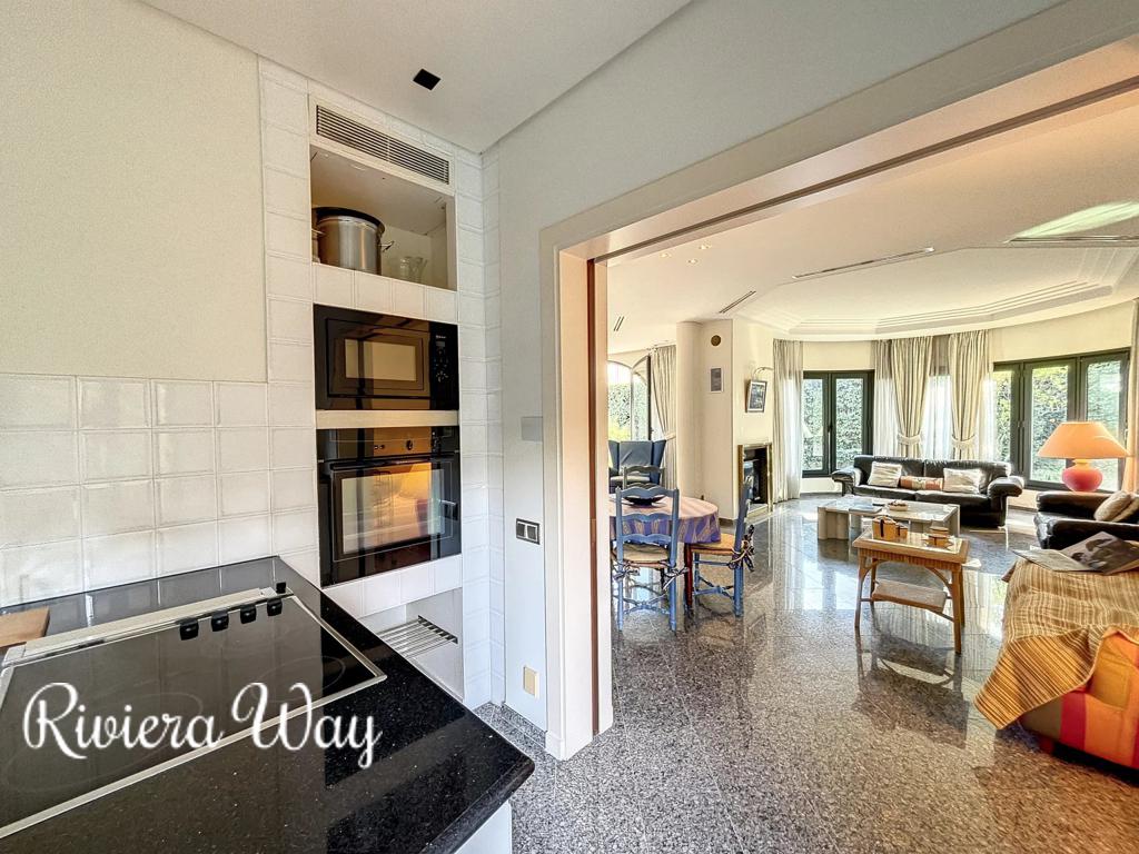 5 room villa in Cap d'Antibes, photo #3, listing #95835768