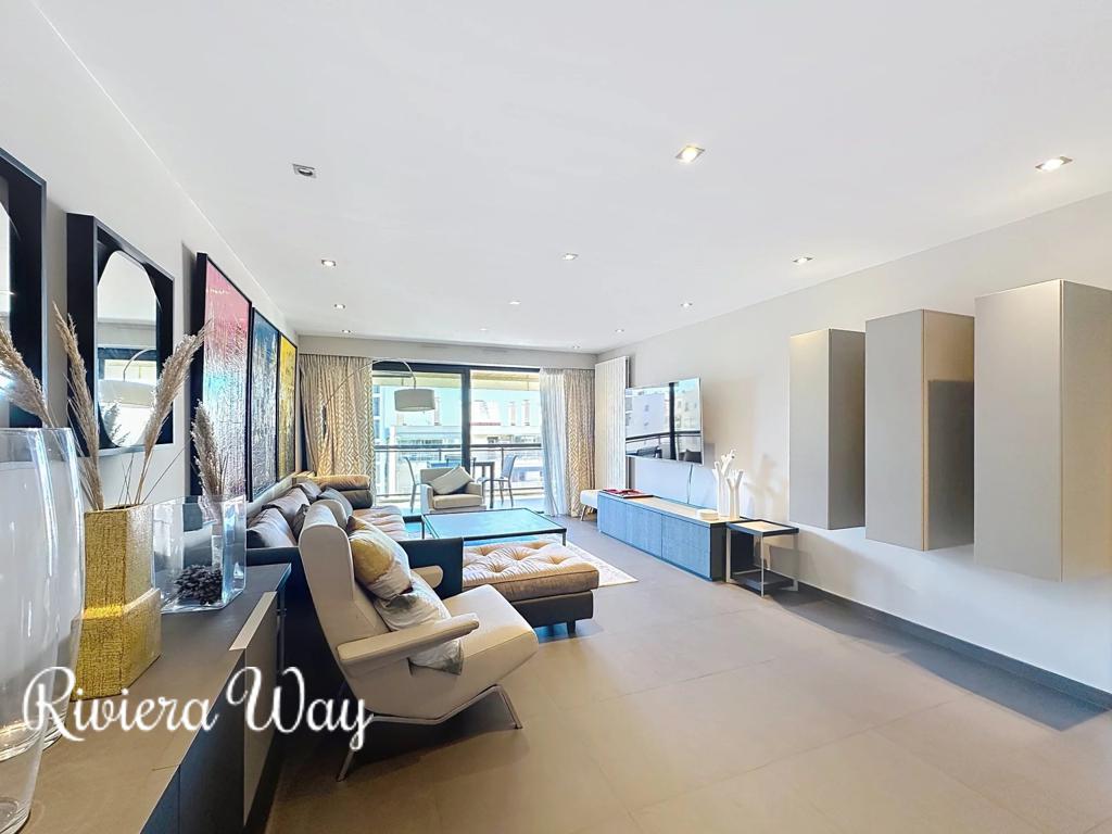 3 room apartment in Cannes, photo #1, listing #103257924
