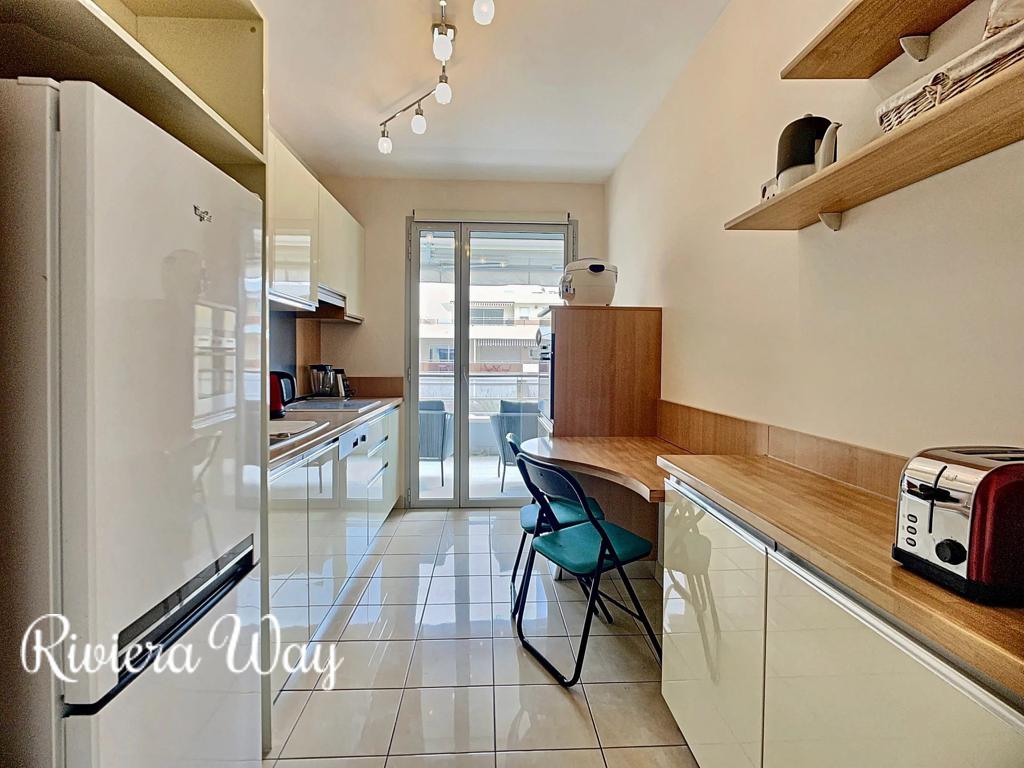 3 room apartment in Cannes, photo #8, listing #105801066