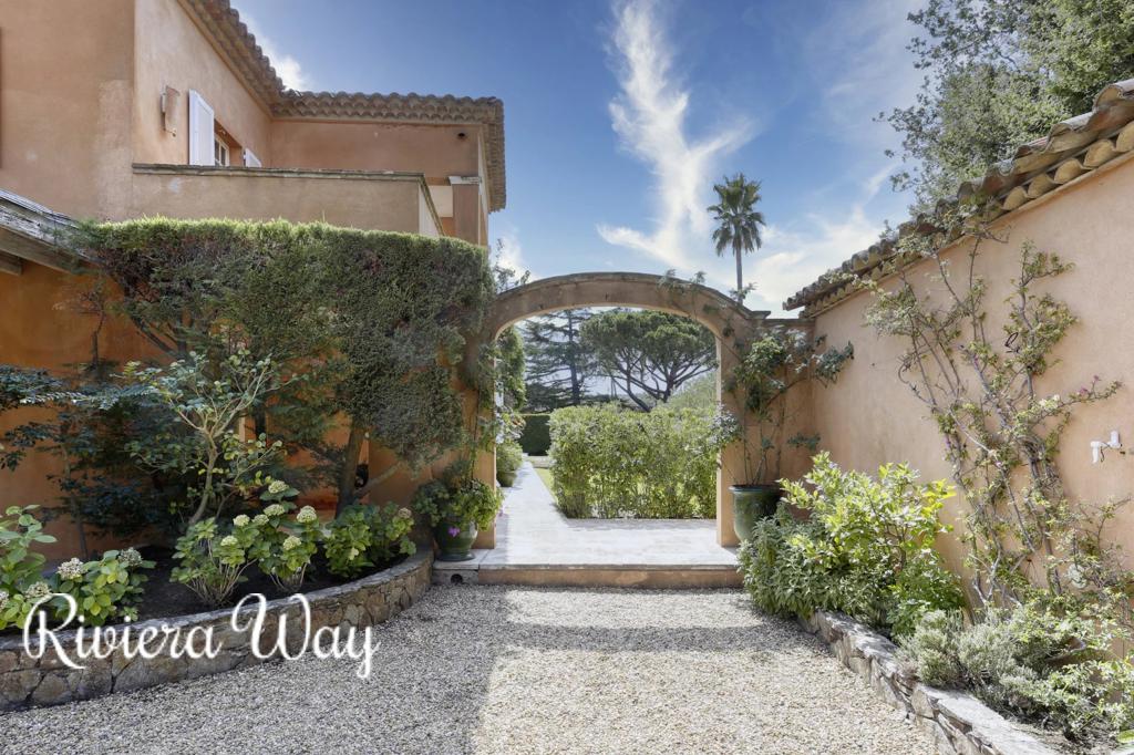 8 room villa in Saint-Tropez, photo #7, listing #86857596